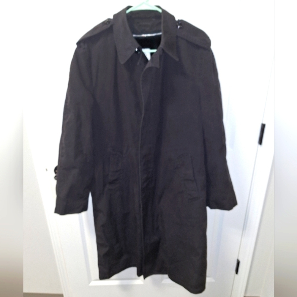An unbranded All Weather men's trench coat in a size 40R with a faux fur lining.
